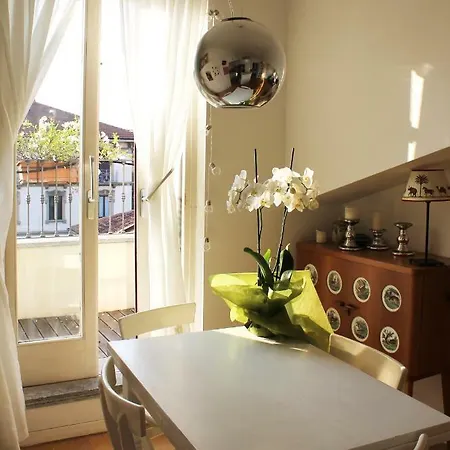 דירה Sunny With Terrace